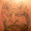 je tam tro�ku obtisk gau�e a p�r pup�nk�. tattoo se budse opravovat.